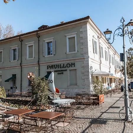 Pavillon Hotel