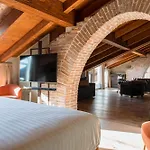 Pavillon Hotell *